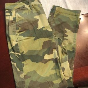 Camo J Crew straight cut pant size 6